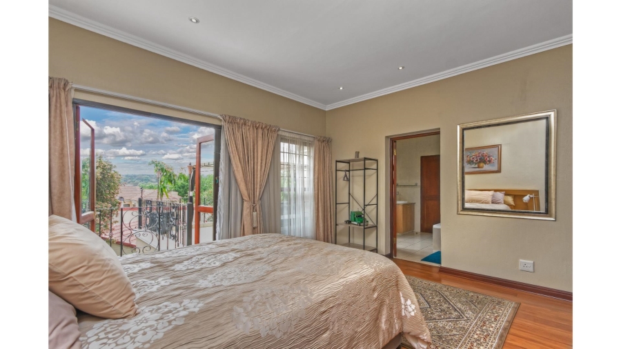 5 Bedroom Property for Sale in Lonehill Gauteng