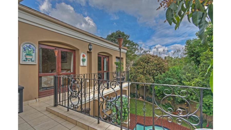 5 Bedroom Property for Sale in Lonehill Gauteng