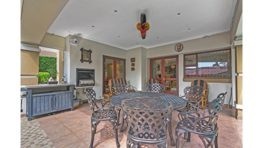 5 Bedroom Property for Sale in Lonehill Gauteng