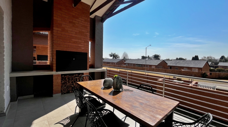 2 Bedroom Property for Sale in Rietvalleirand Gauteng