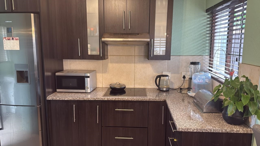 3 Bedroom Property for Sale in Raslouw Gardens Gauteng