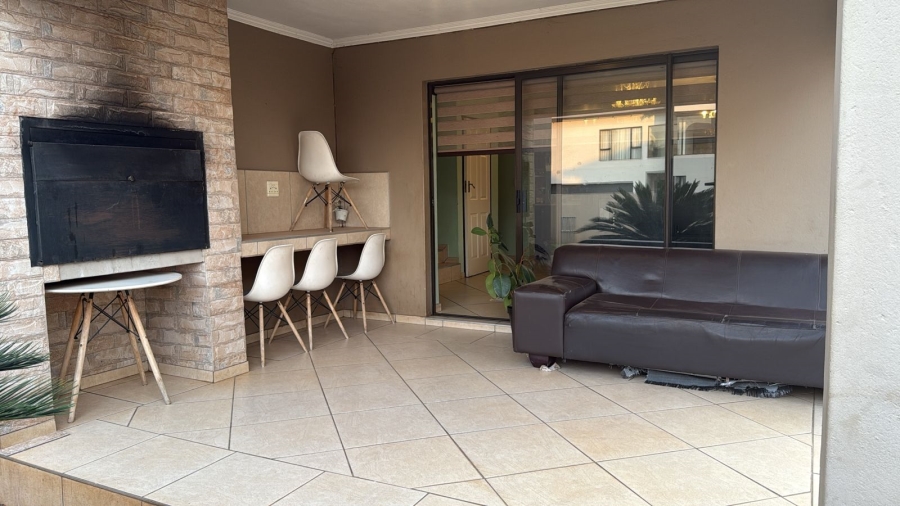 3 Bedroom Property for Sale in Raslouw Gardens Gauteng