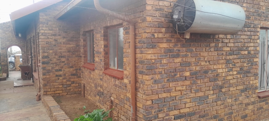 3 Bedroom Property for Sale in Sebokeng Zone 13 Gauteng