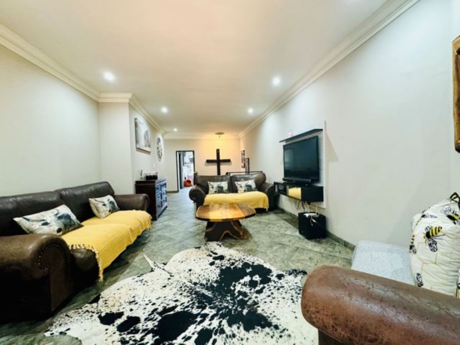 11 Bedroom Property for Sale in Wonderboom Gauteng