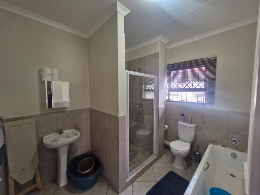 To Let 2 Bedroom Property for Rent in Brentwood Gauteng