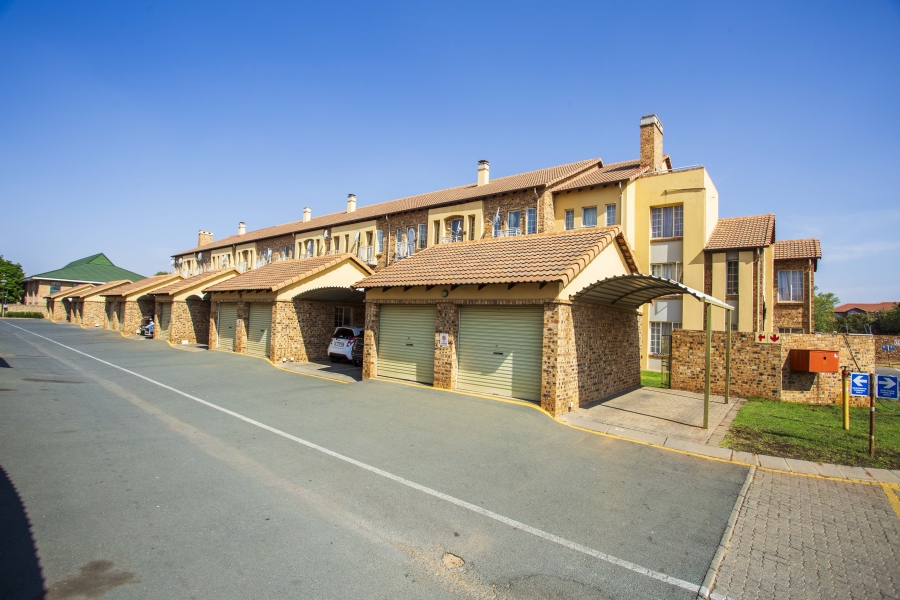 2 Bedroom Property for Sale in Halfway Gardens Gauteng