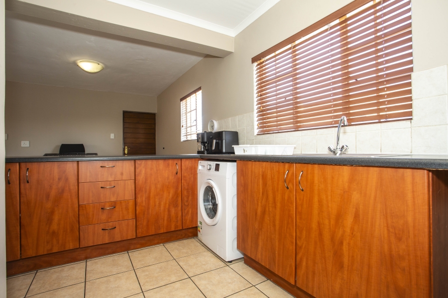2 Bedroom Property for Sale in Halfway Gardens Gauteng