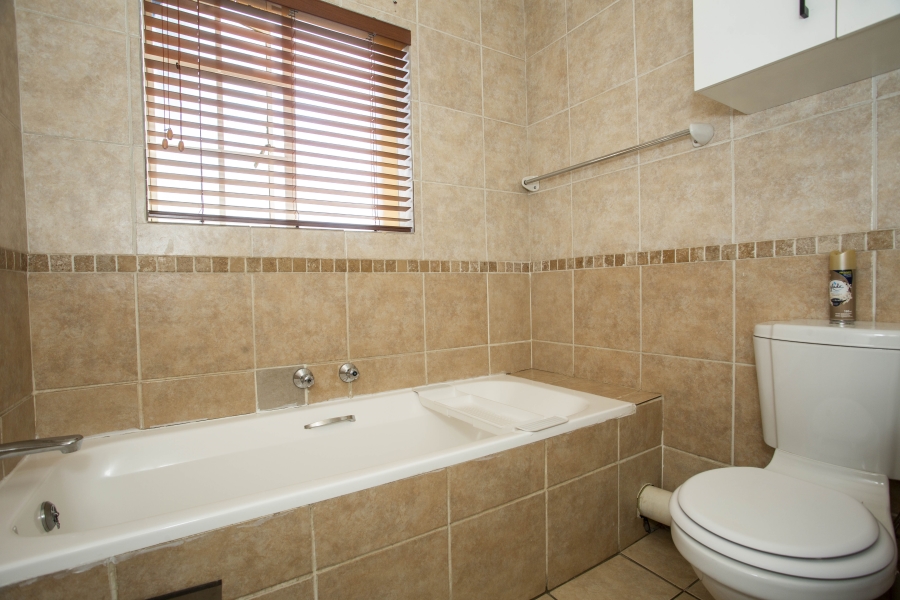 2 Bedroom Property for Sale in Halfway Gardens Gauteng