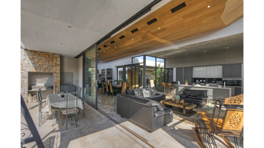 4 Bedroom Property for Sale in Waterfall Country Estate Gauteng
