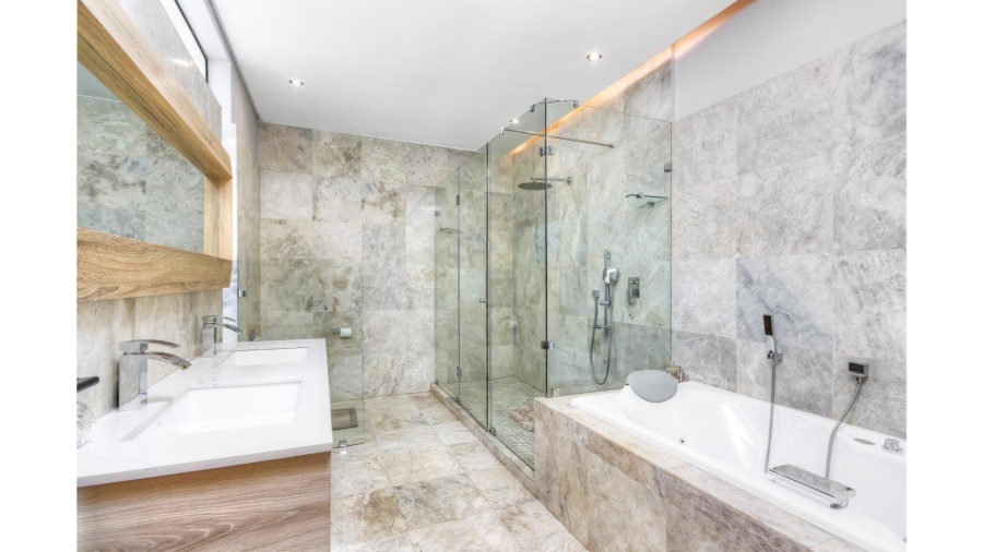 4 Bedroom Property for Sale in Waterfall Country Estate Gauteng
