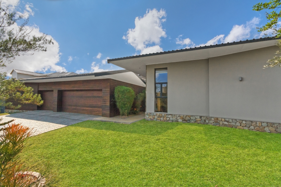 4 Bedroom Property for Sale in Waterfall Country Estate Gauteng