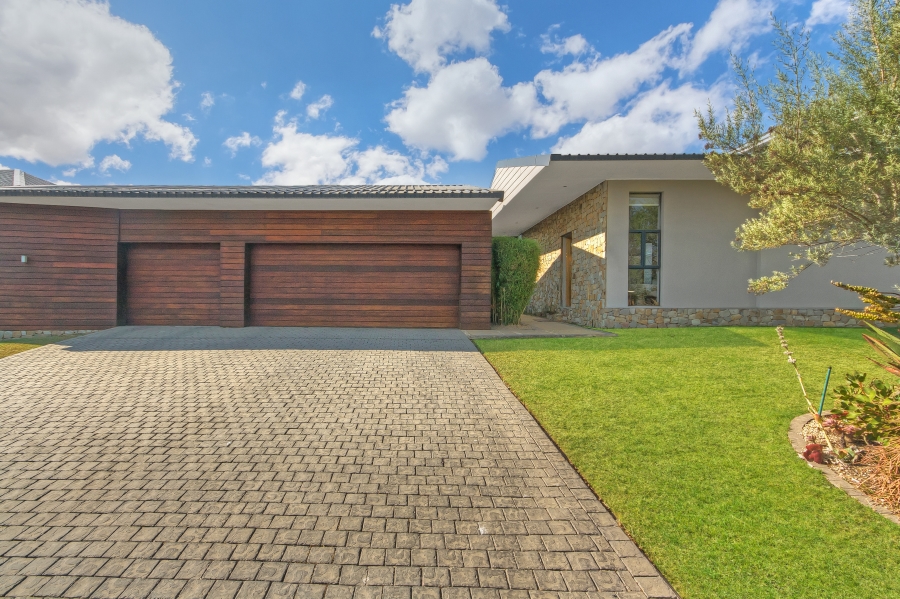 4 Bedroom Property for Sale in Waterfall Country Estate Gauteng