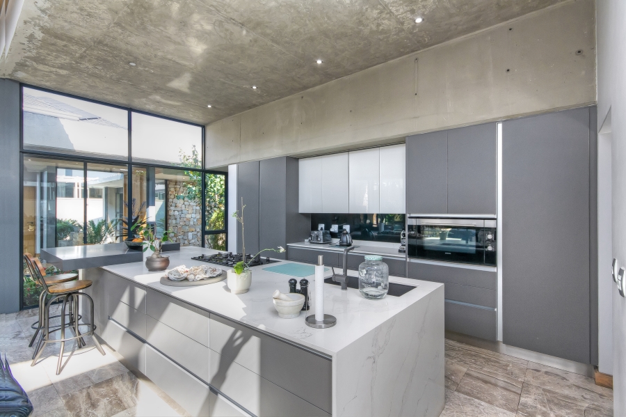 4 Bedroom Property for Sale in Waterfall Country Estate Gauteng