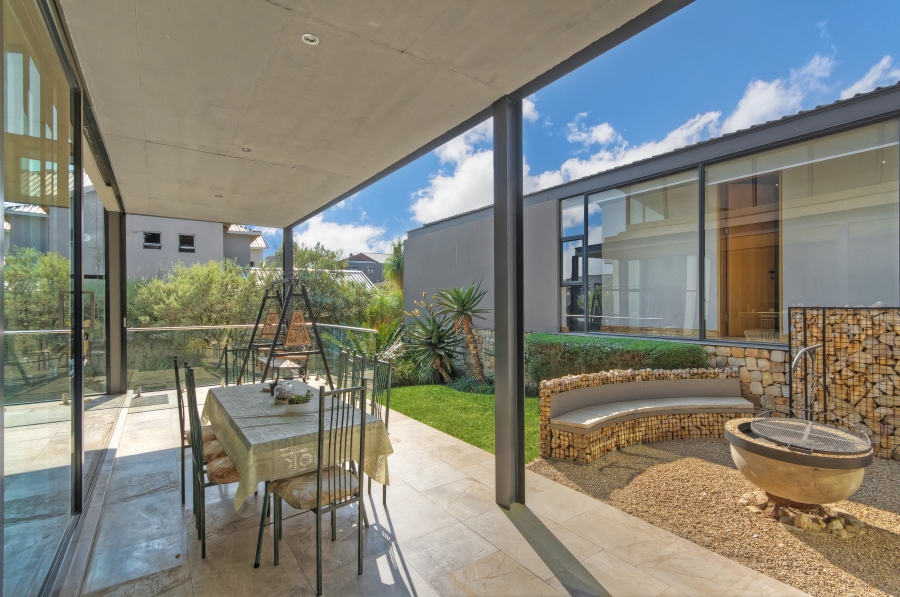 4 Bedroom Property for Sale in Waterfall Country Estate Gauteng