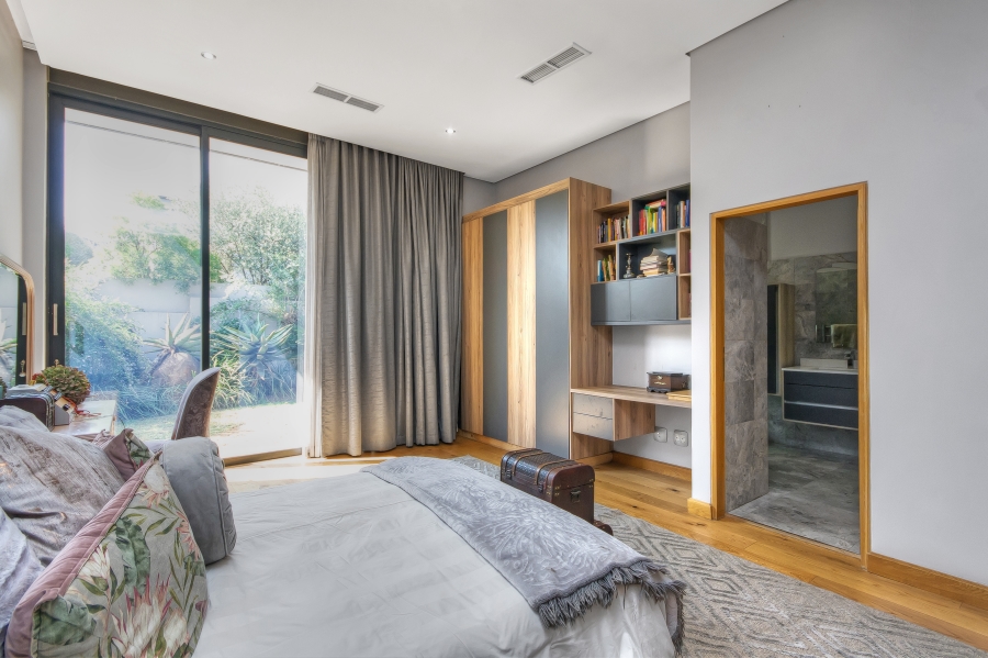 4 Bedroom Property for Sale in Waterfall Country Estate Gauteng