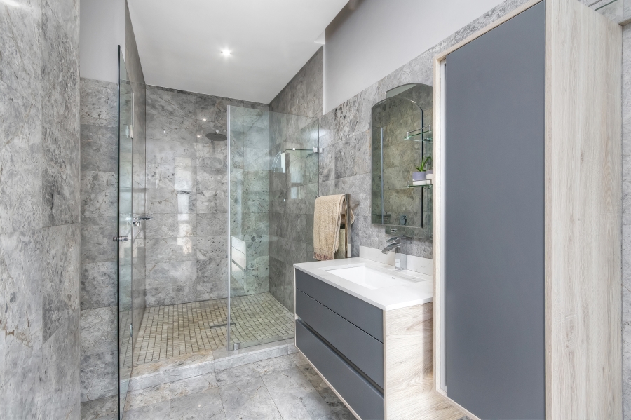 4 Bedroom Property for Sale in Waterfall Country Estate Gauteng