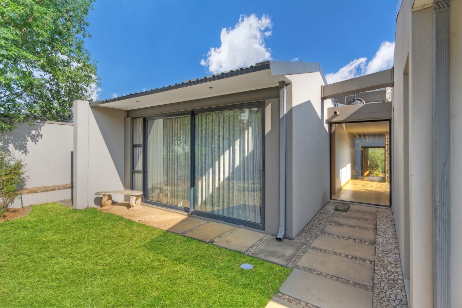 4 Bedroom Property for Sale in Waterfall Country Estate Gauteng