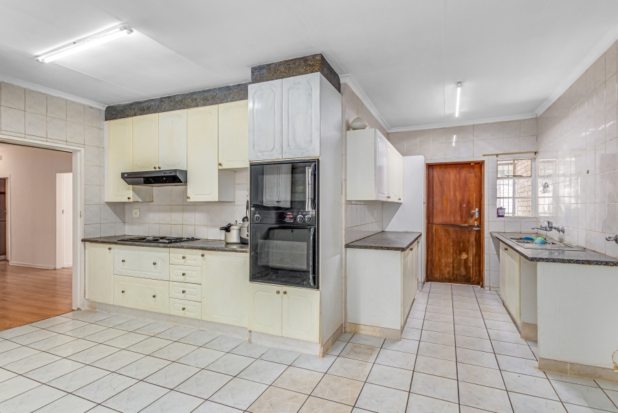 To Let 4 Bedroom Property for Rent in Norkem Park Gauteng