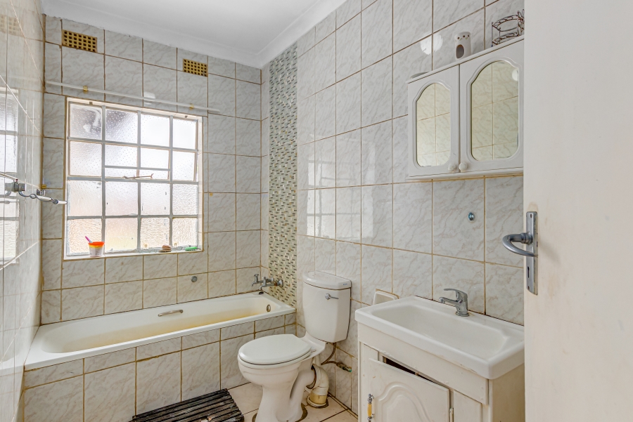 To Let 4 Bedroom Property for Rent in Norkem Park Gauteng