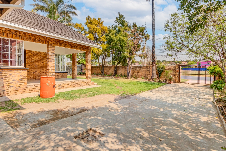 To Let 4 Bedroom Property for Rent in Norkem Park Gauteng
