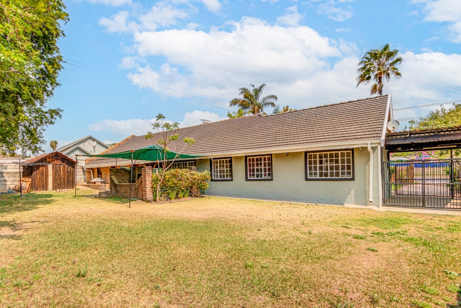 To Let 4 Bedroom Property for Rent in Norkem Park Gauteng