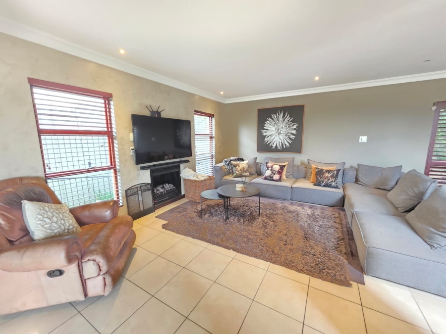 3 Bedroom Property for Sale in Greenstone Hill Gauteng