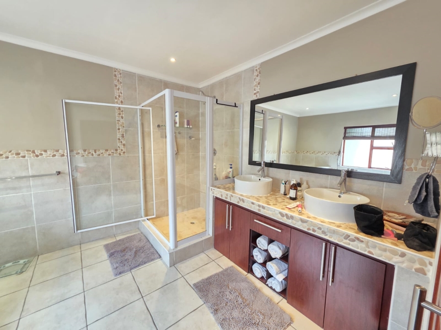 3 Bedroom Property for Sale in Greenstone Hill Gauteng