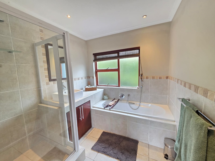 3 Bedroom Property for Sale in Greenstone Hill Gauteng