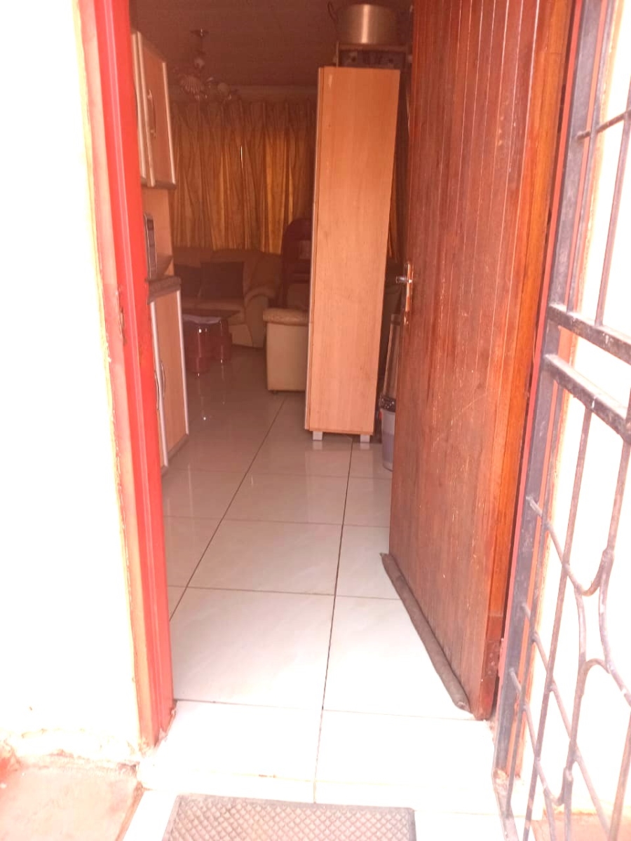 2 Bedroom Property for Sale in Clayville Gauteng