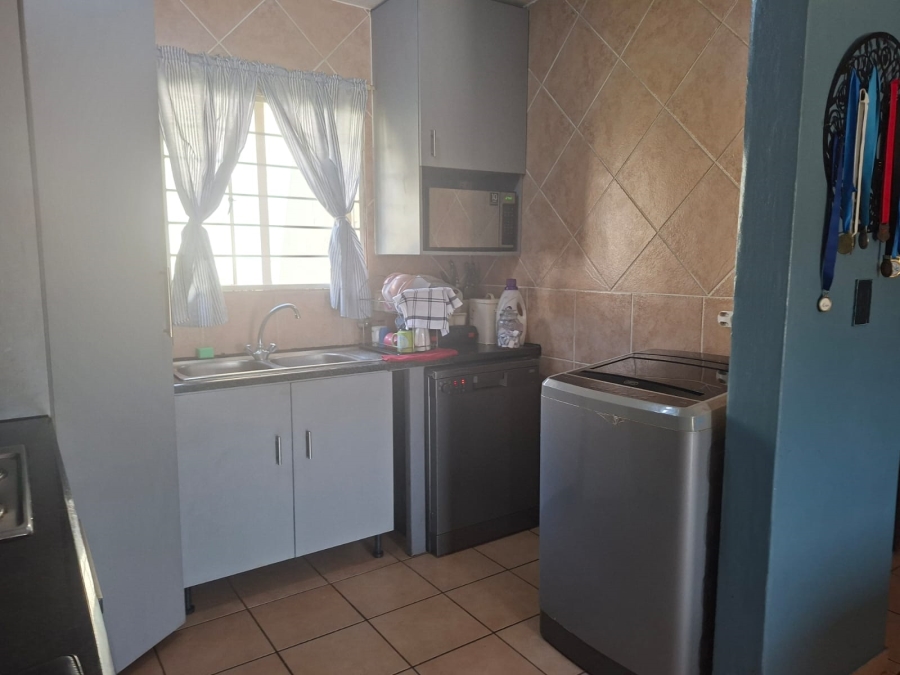 2 Bedroom Property for Sale in Oriel Gauteng