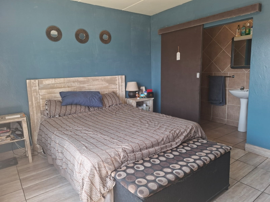 2 Bedroom Property for Sale in Oriel Gauteng