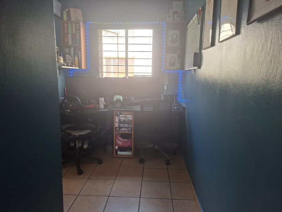 2 Bedroom Property for Sale in Oriel Gauteng