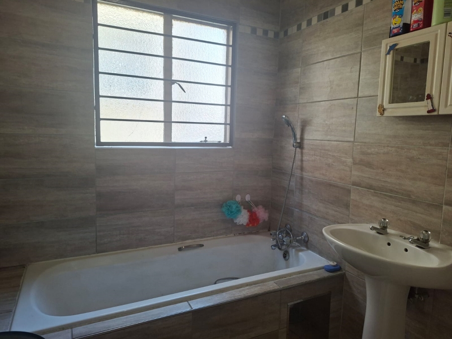 2 Bedroom Property for Sale in Oriel Gauteng