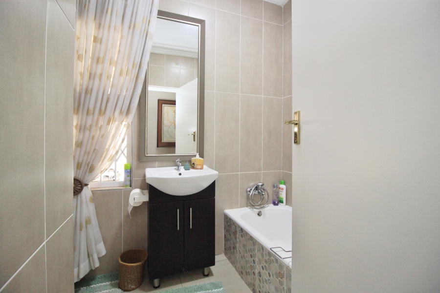3 Bedroom Property for Sale in Dawnview Gauteng