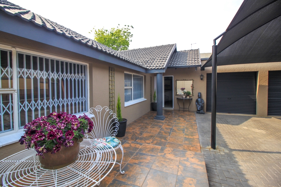 3 Bedroom Property for Sale in Dawnview Gauteng