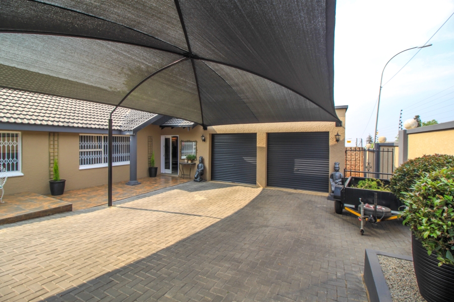 3 Bedroom Property for Sale in Dawnview Gauteng