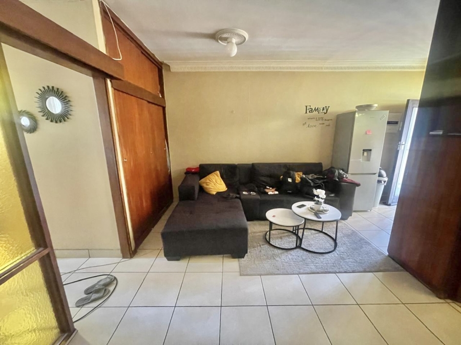 1 Bedroom Property for Sale in Gezina Gauteng