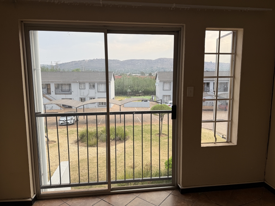 2 Bedroom Property for Sale in Wilgeheuwel Gauteng
