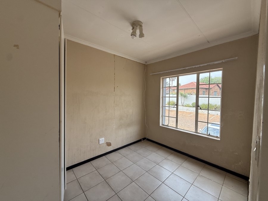 2 Bedroom Property for Sale in Wilgeheuwel Gauteng