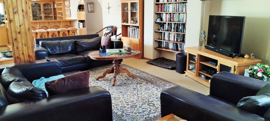4 Bedroom Property for Sale in Rant En Dal Gauteng