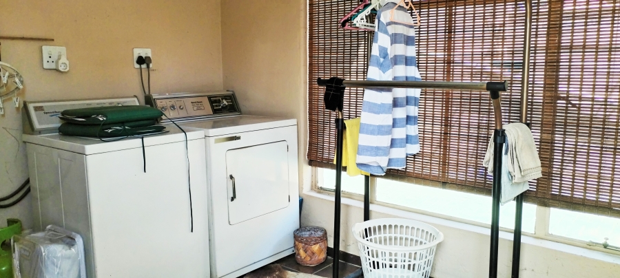 4 Bedroom Property for Sale in Rant En Dal Gauteng