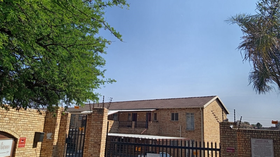 2 Bedroom Property for Sale in Breaunanda Gauteng