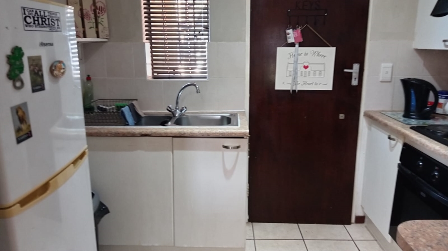 2 Bedroom Property for Sale in Breaunanda Gauteng