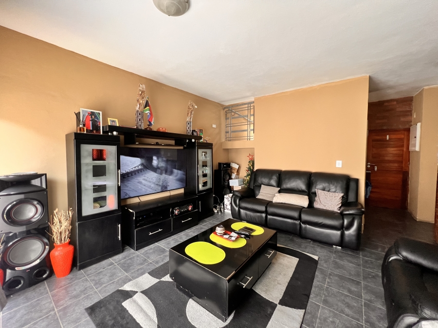 2 Bedroom Property for Sale in Carlswald Gauteng