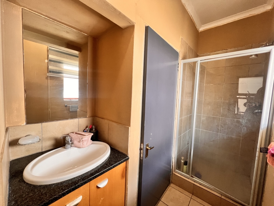 2 Bedroom Property for Sale in Carlswald Gauteng