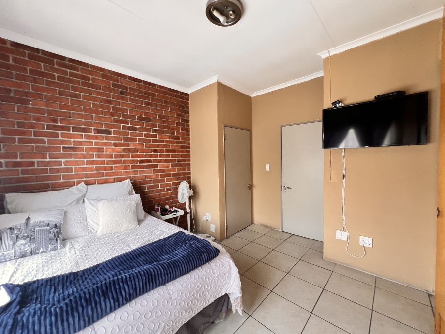 2 Bedroom Property for Sale in Carlswald Gauteng
