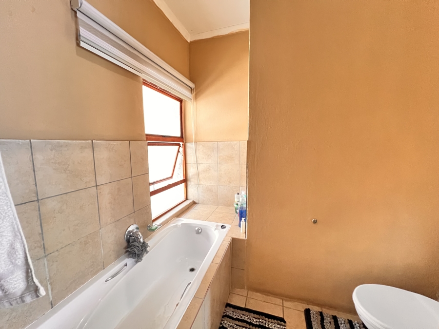 2 Bedroom Property for Sale in Carlswald Gauteng