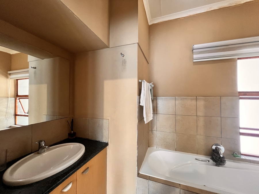 2 Bedroom Property for Sale in Carlswald Gauteng