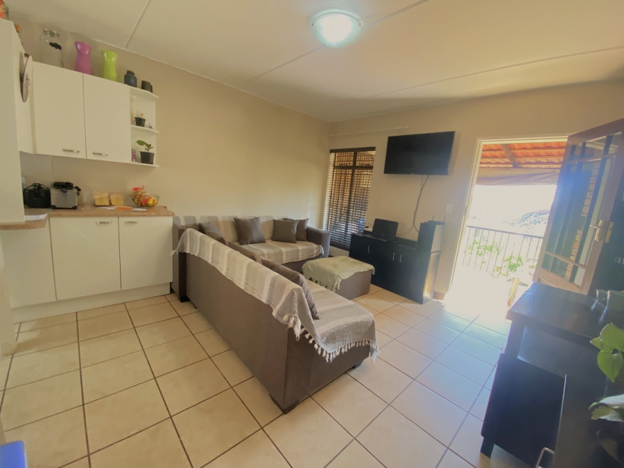 2 Bedroom Property for Sale in Breaunanda Gauteng