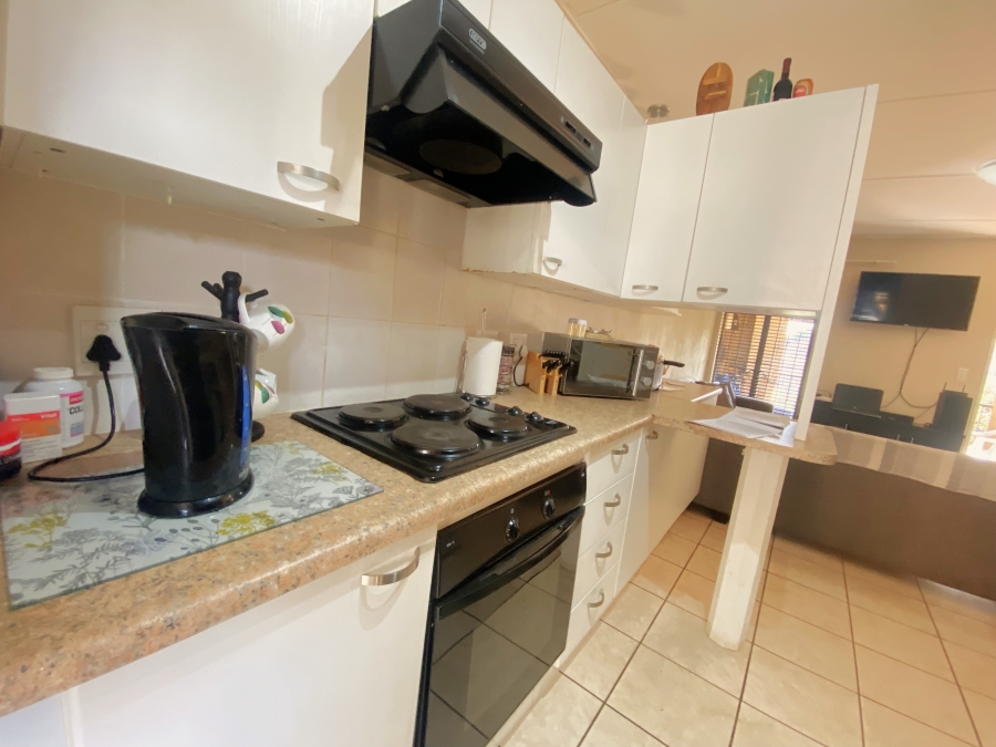 2 Bedroom Property for Sale in Breaunanda Gauteng